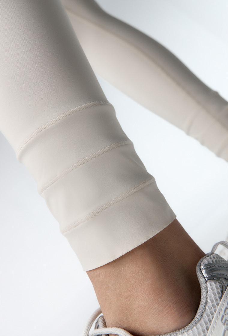 Conjunto deportivo Diardi - Cream-Black Limba