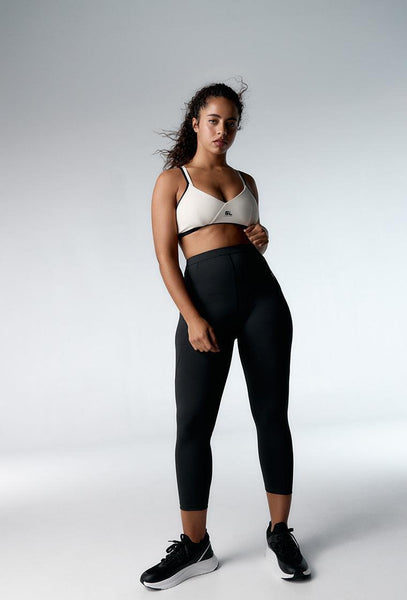 Top deportivo de sujeción baja Core - Black & Cream-Black Limba